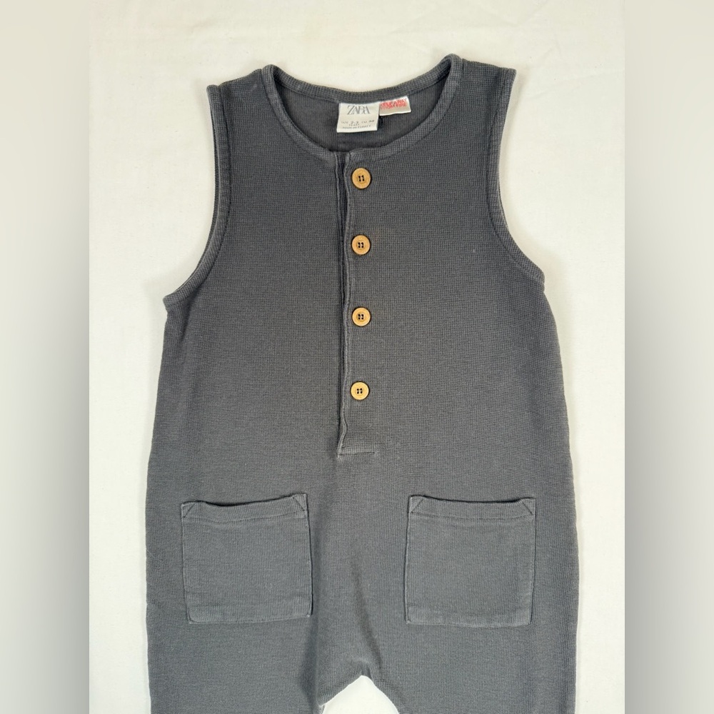 ZARA Toddler Boys’ Charcoal Grey Waffle Knit Button Up Long Jumpsuit Size 2-3 - Picture 3 of 7